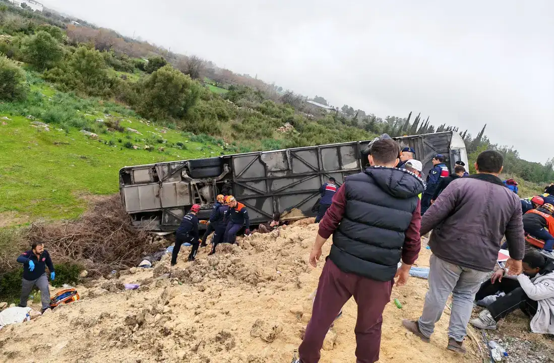 Antalya’da Yolcu Otobüsü Faciası: 10 Ölü, 24 Yaralı 49